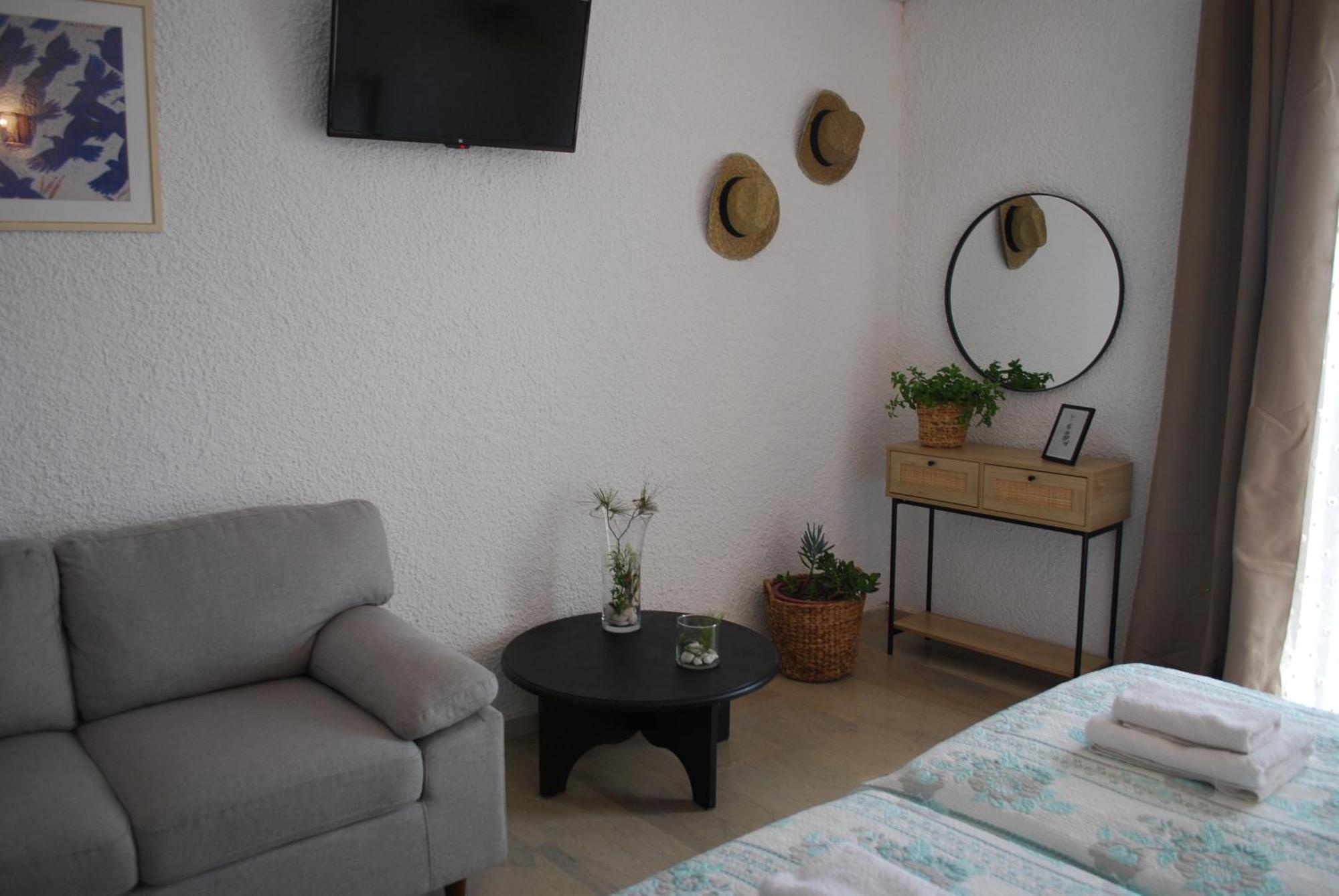 Sunset Rooms Agia Marina  Exterior foto