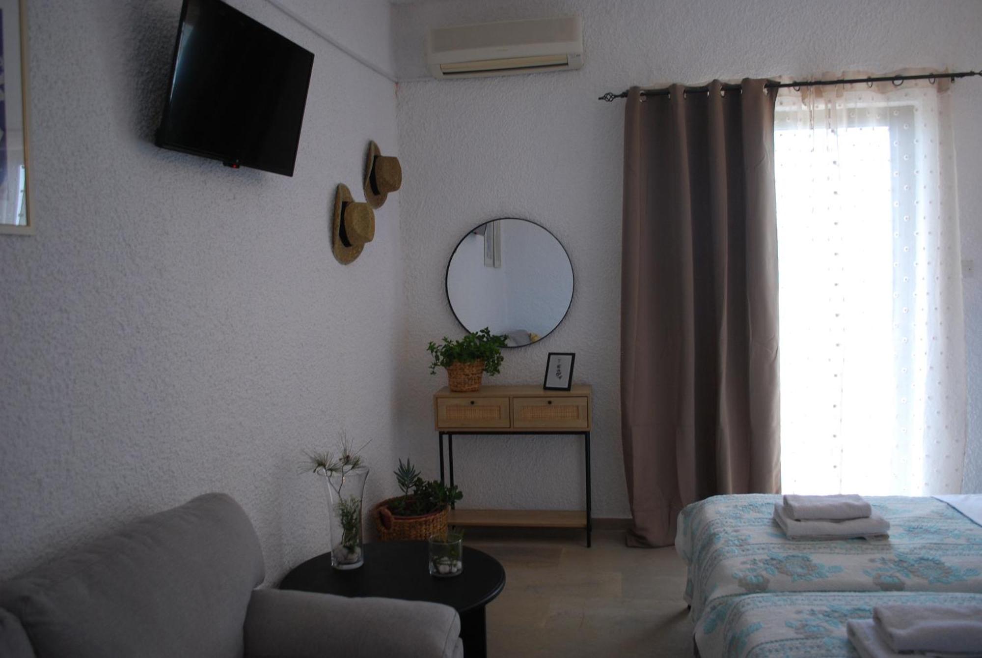 Sunset Rooms Agia Marina  Exterior foto