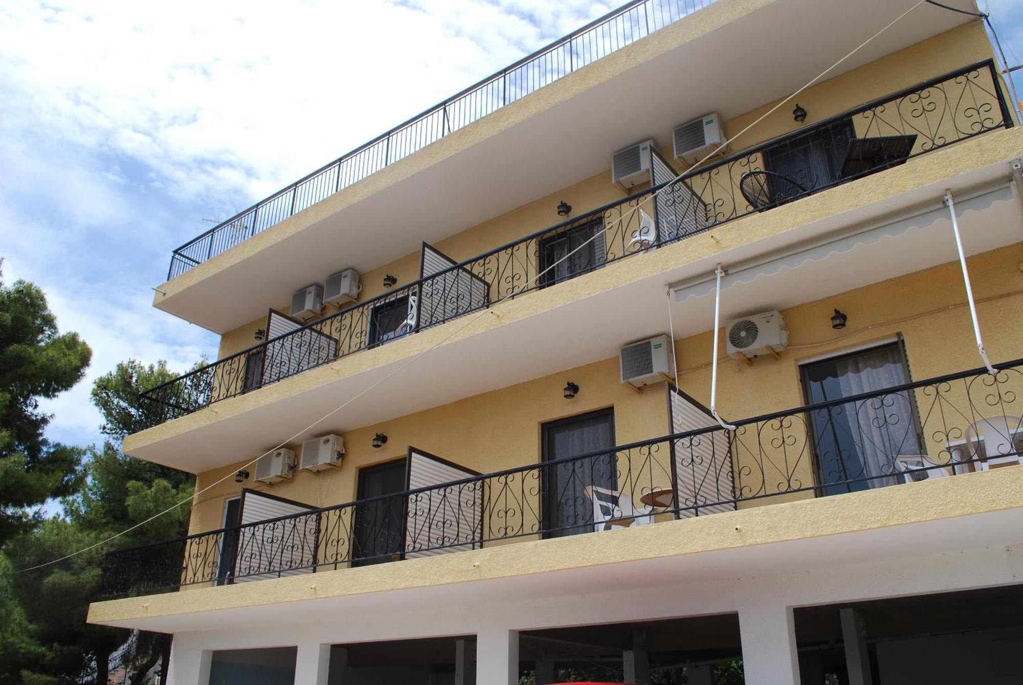 Sunset Rooms Agia Marina  Exterior foto