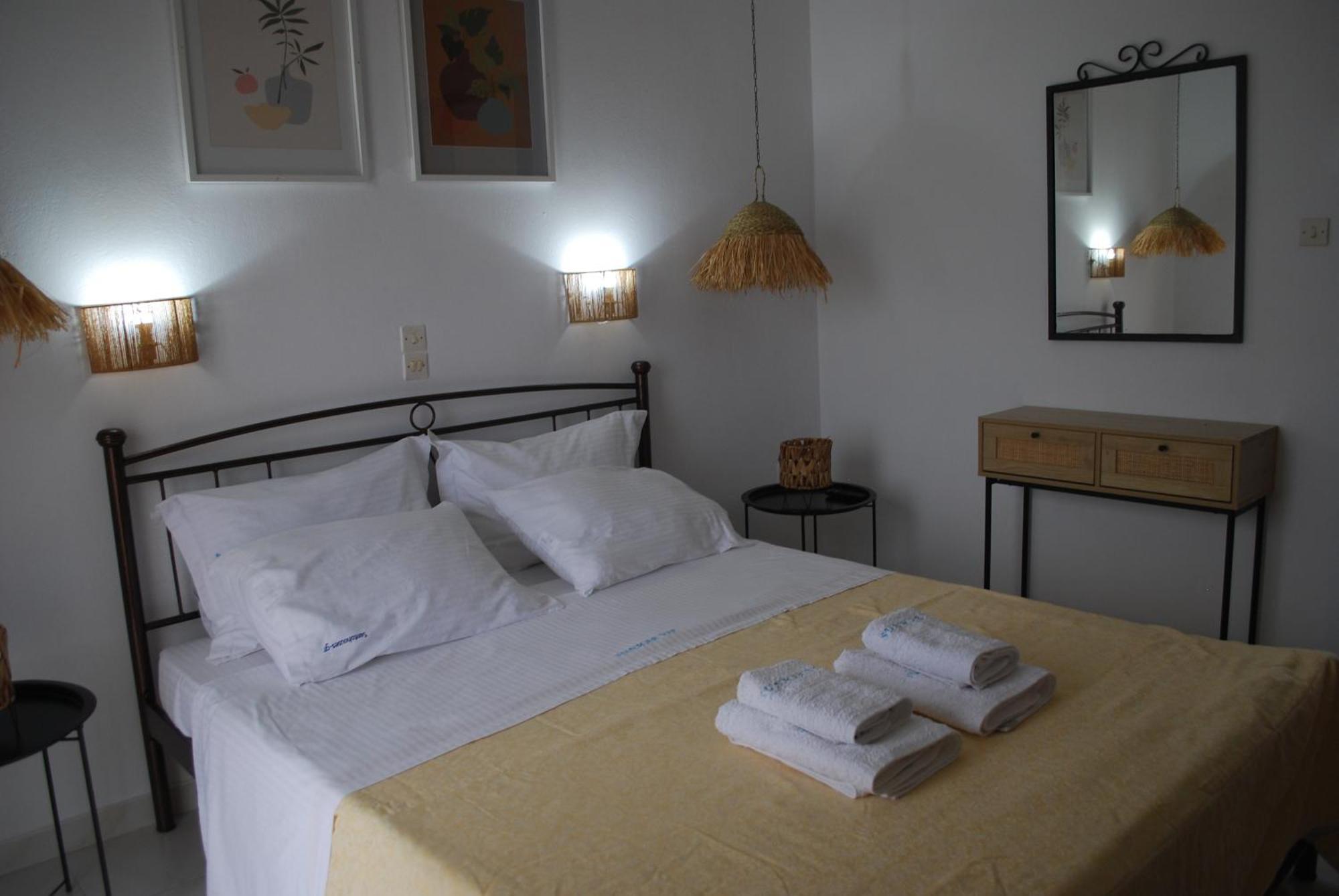 Sunset Rooms Agia Marina  Exterior foto
