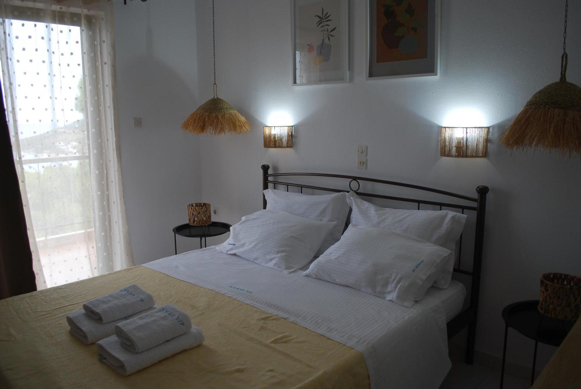 Sunset Rooms Agia Marina  Exterior foto