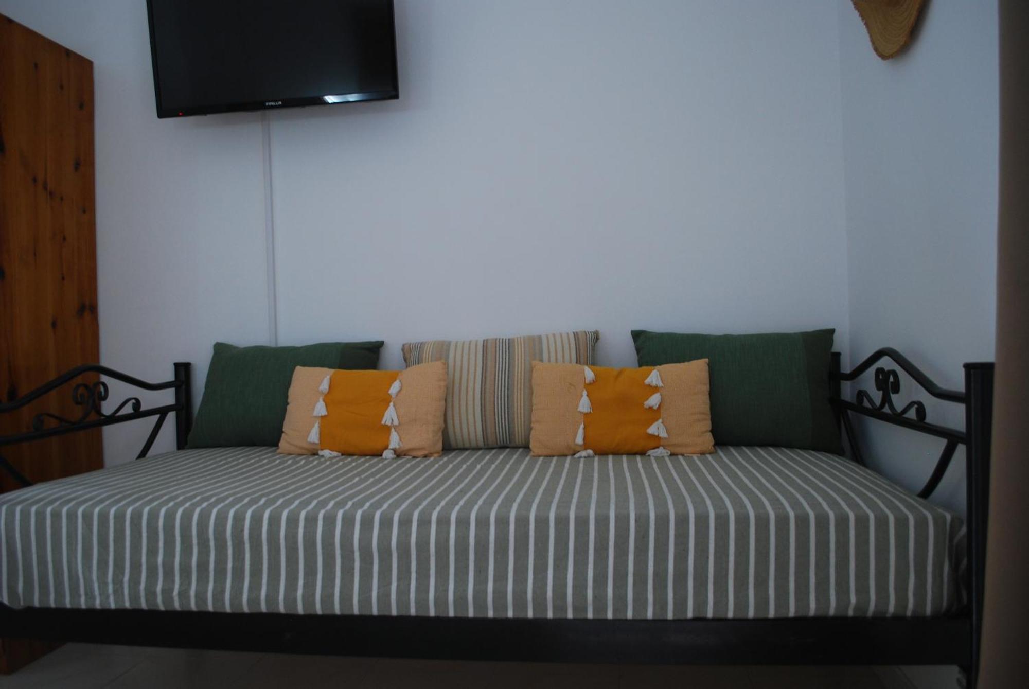 Sunset Rooms Agia Marina  Exterior foto