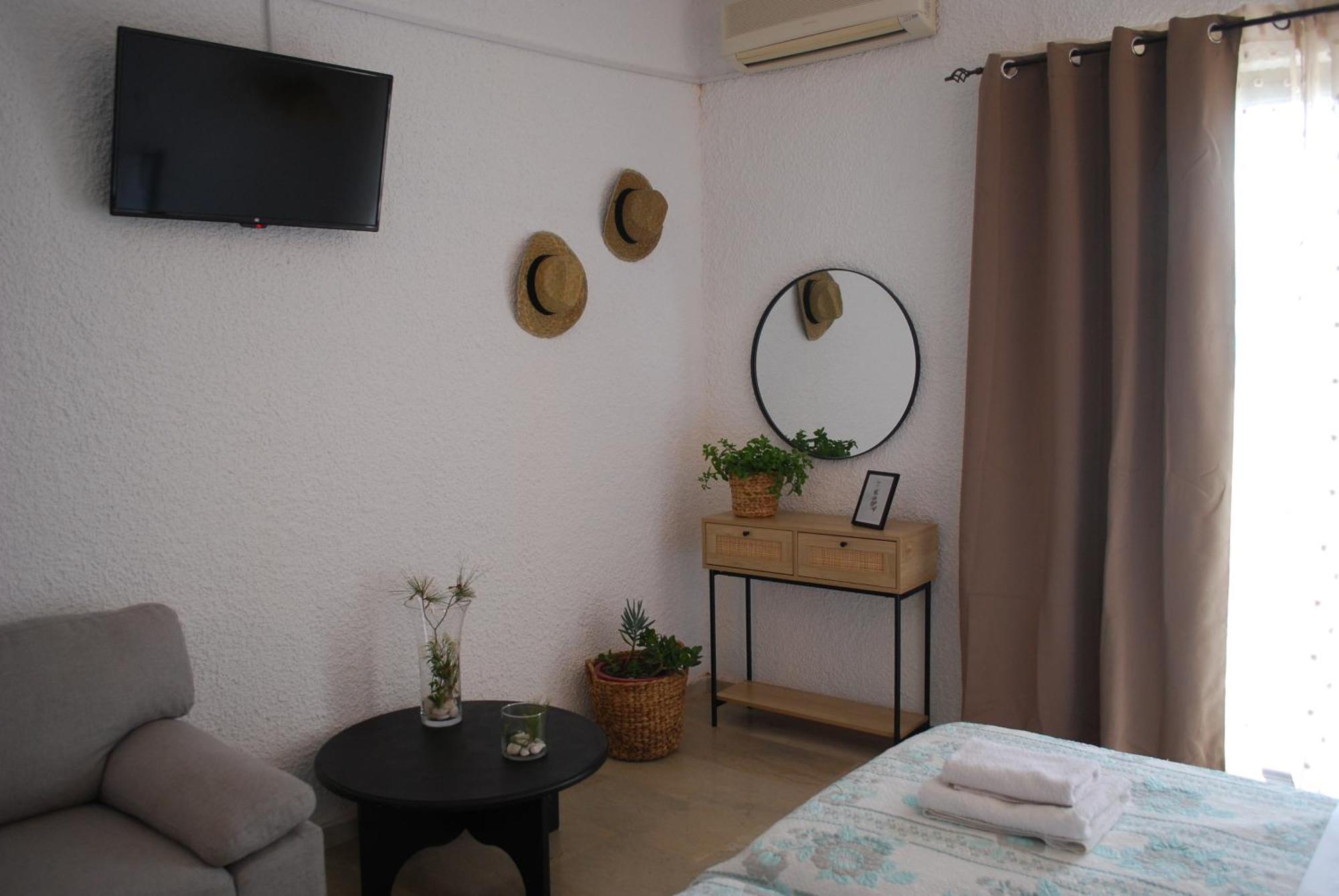 Sunset Rooms Agia Marina  Exterior foto