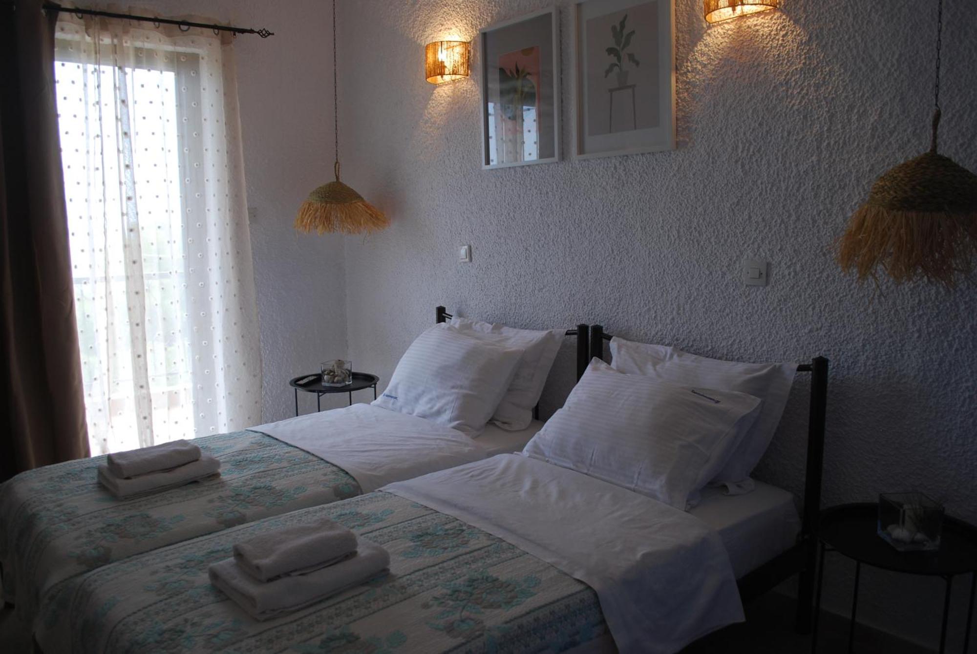 Sunset Rooms Agia Marina  Exterior foto