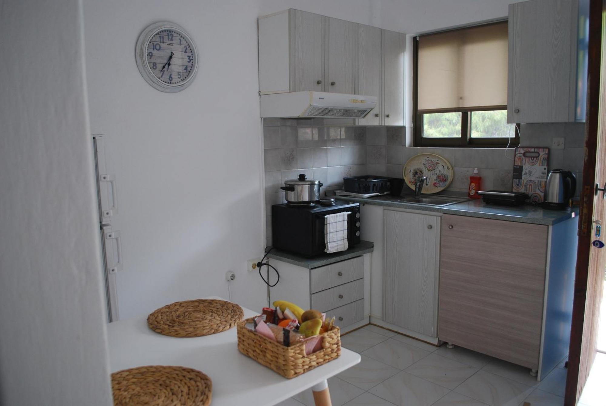Sunset Rooms Agia Marina  Exterior foto