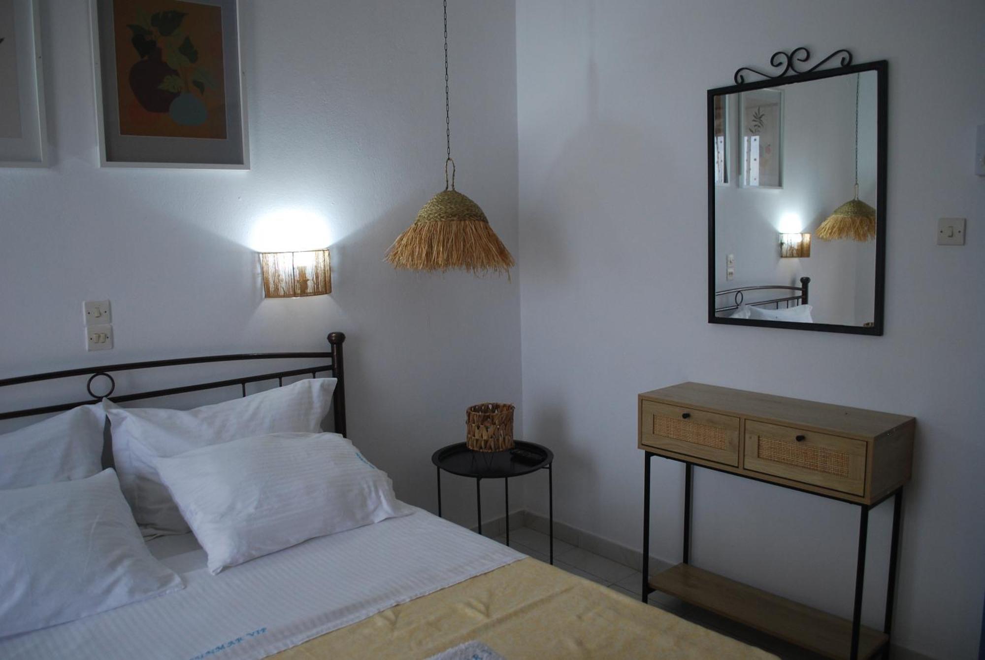 Sunset Rooms Agia Marina  Exterior foto